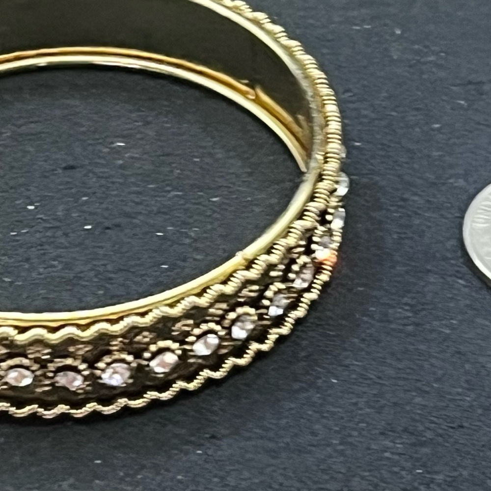 Bracelets - Picture 11 of 13